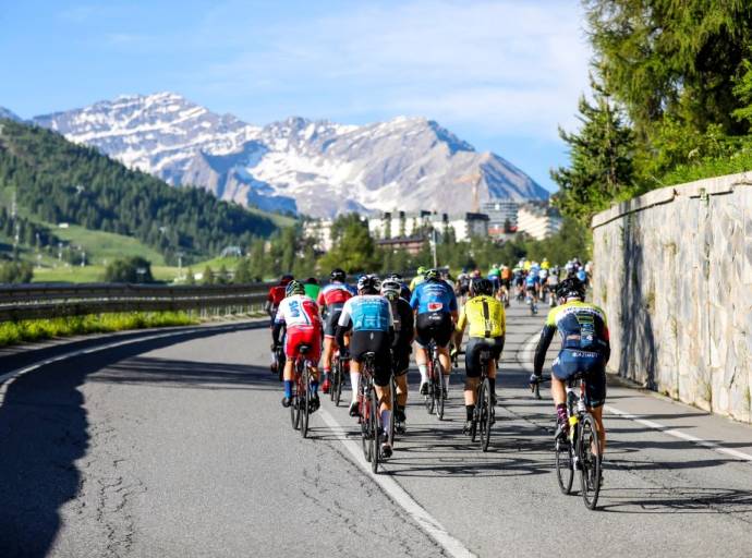 Weekend ad alta quota per gli amanti delle due ruote: a Sestriere tornano Assietta Legend e Granfondo su strada e fuoristrada